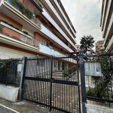 דירה Ernest Loft - Metro Pietralata, Terrace & Parking